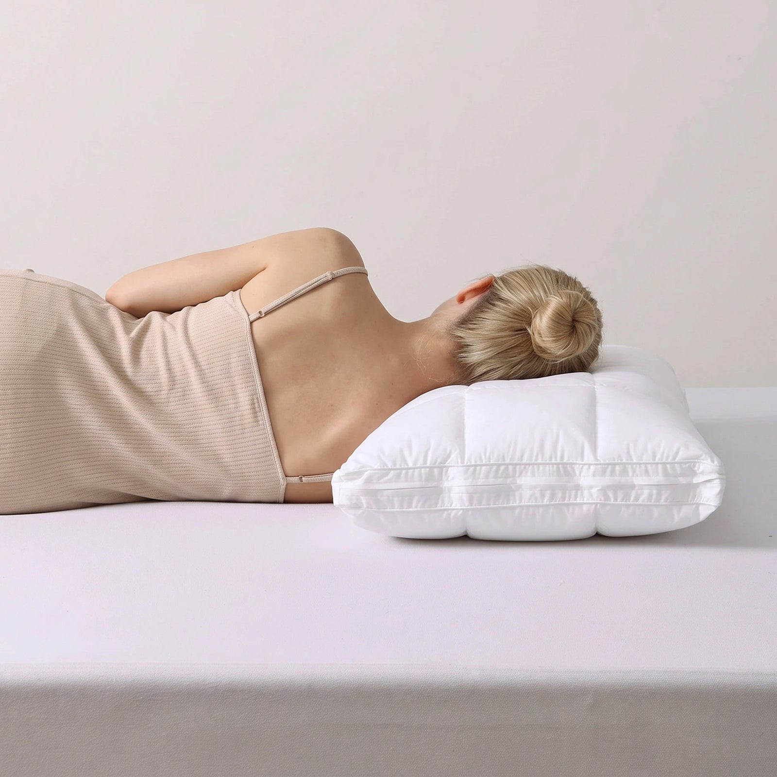 Relax Right Pure Microfibre Pillow 3 in 1 Adjustable height 1150g