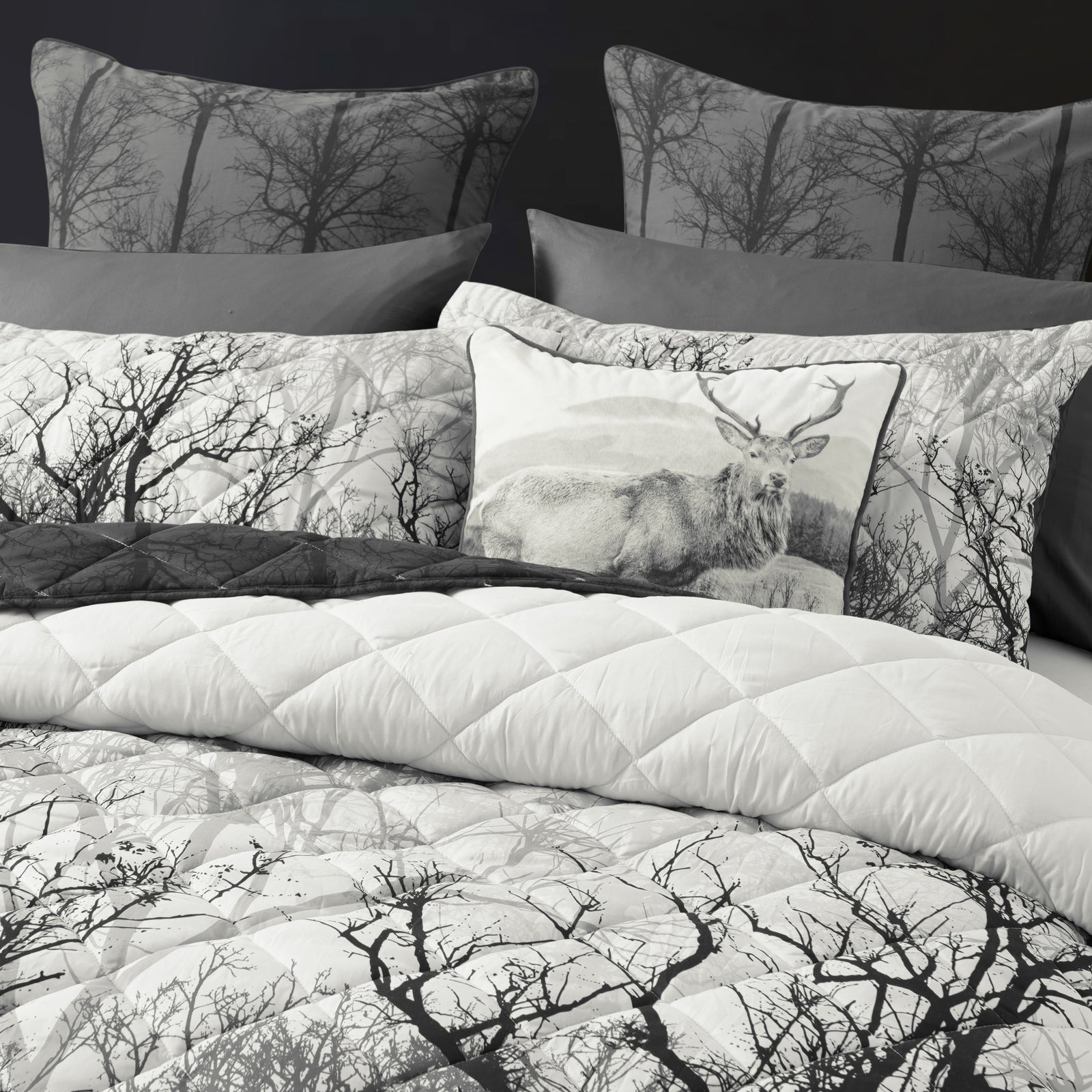 Boscage Coverlet Set Black