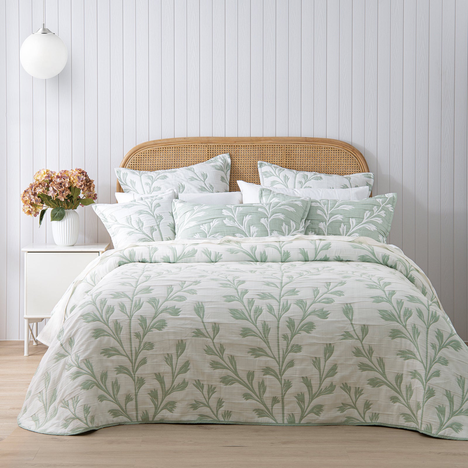 Vionelle Reversible Bedspread Set Sage