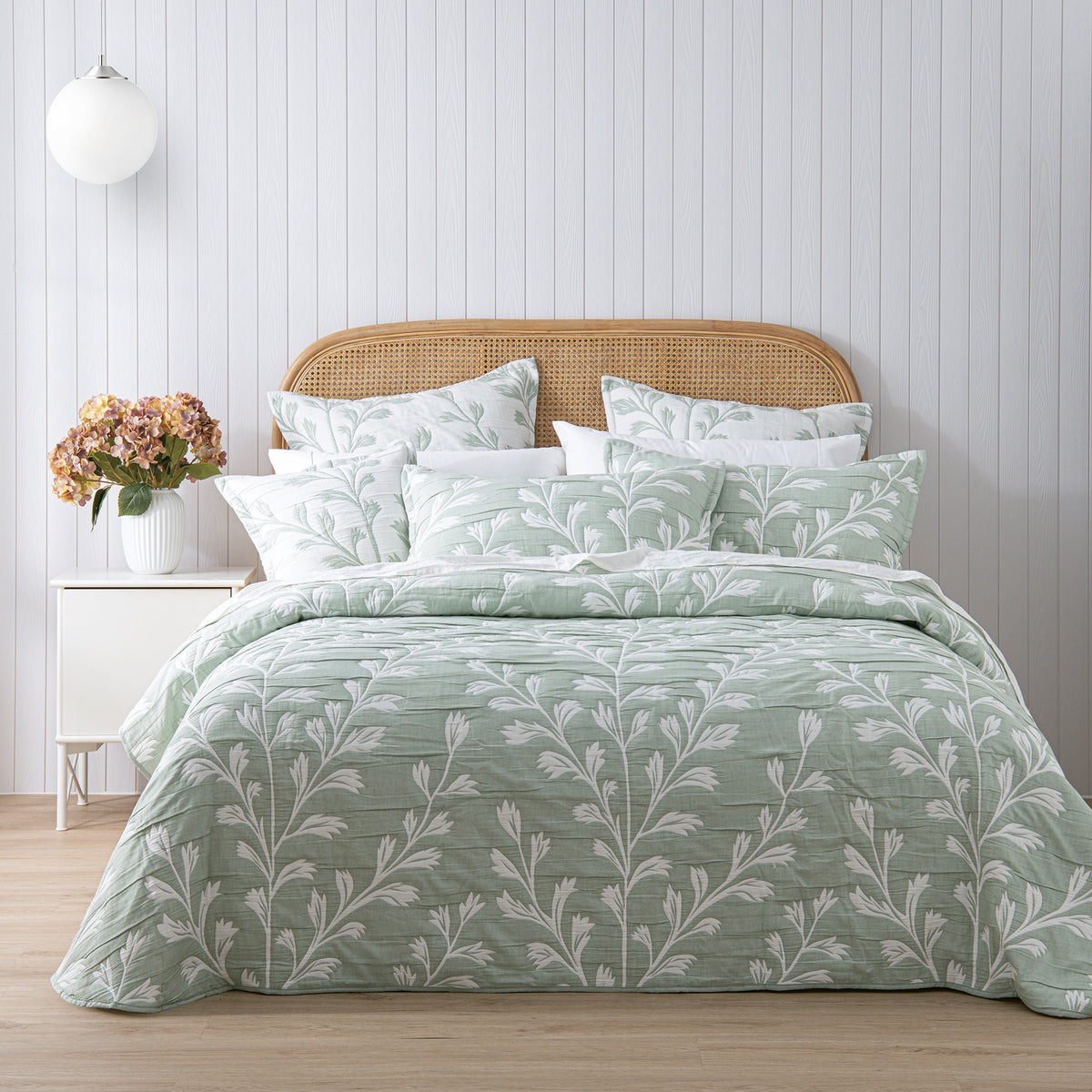 Vionelle Reversible Bedspread Set Sage