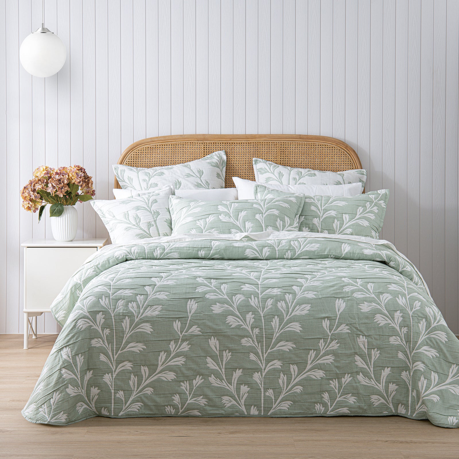Vionelle Reversible Bedspread Set Sage