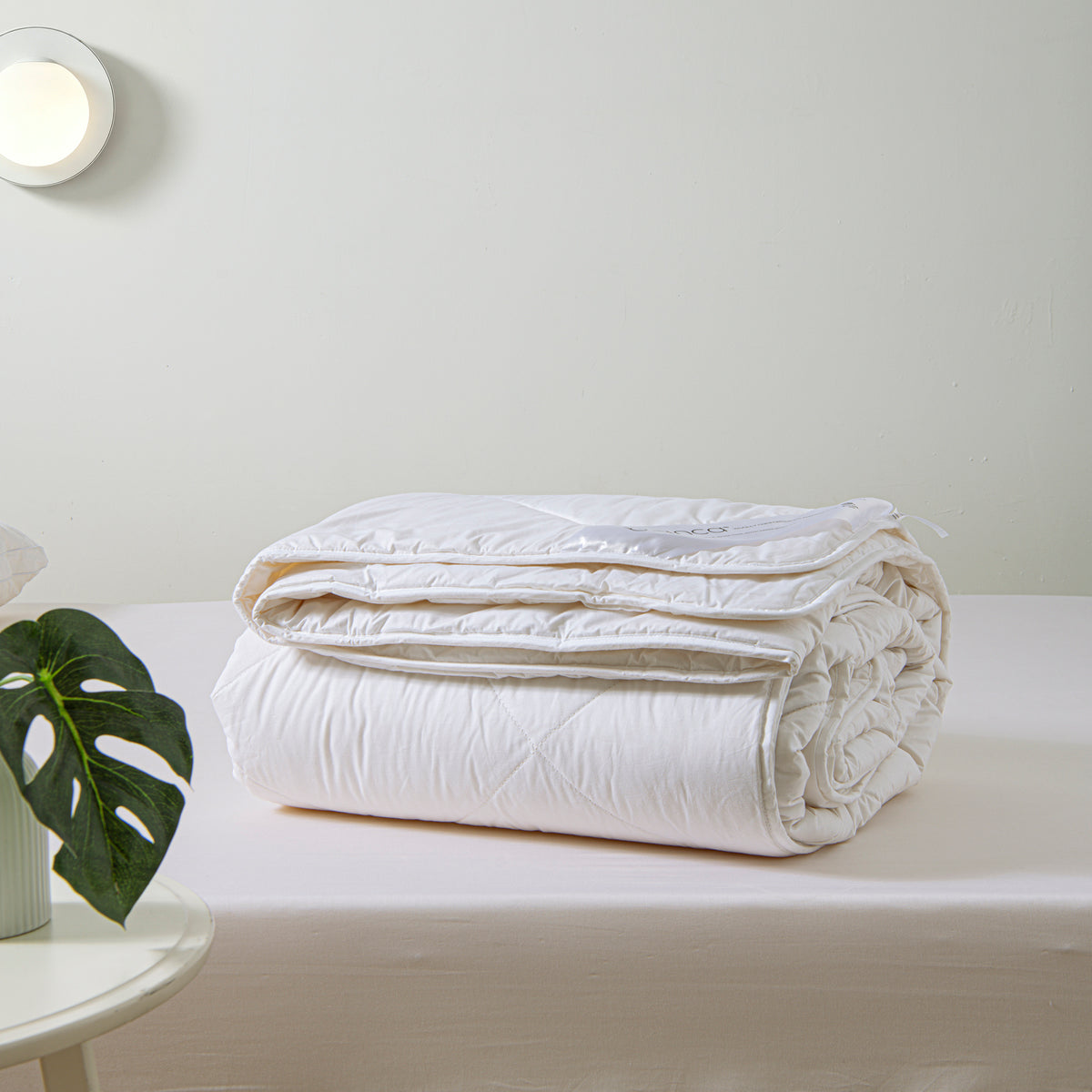 Woolly Comforts 300gsm Summer Weight Wool Quilt