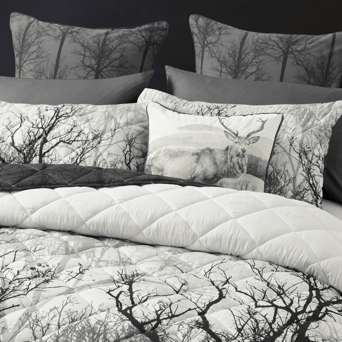 Boscage Coverlet Set Black