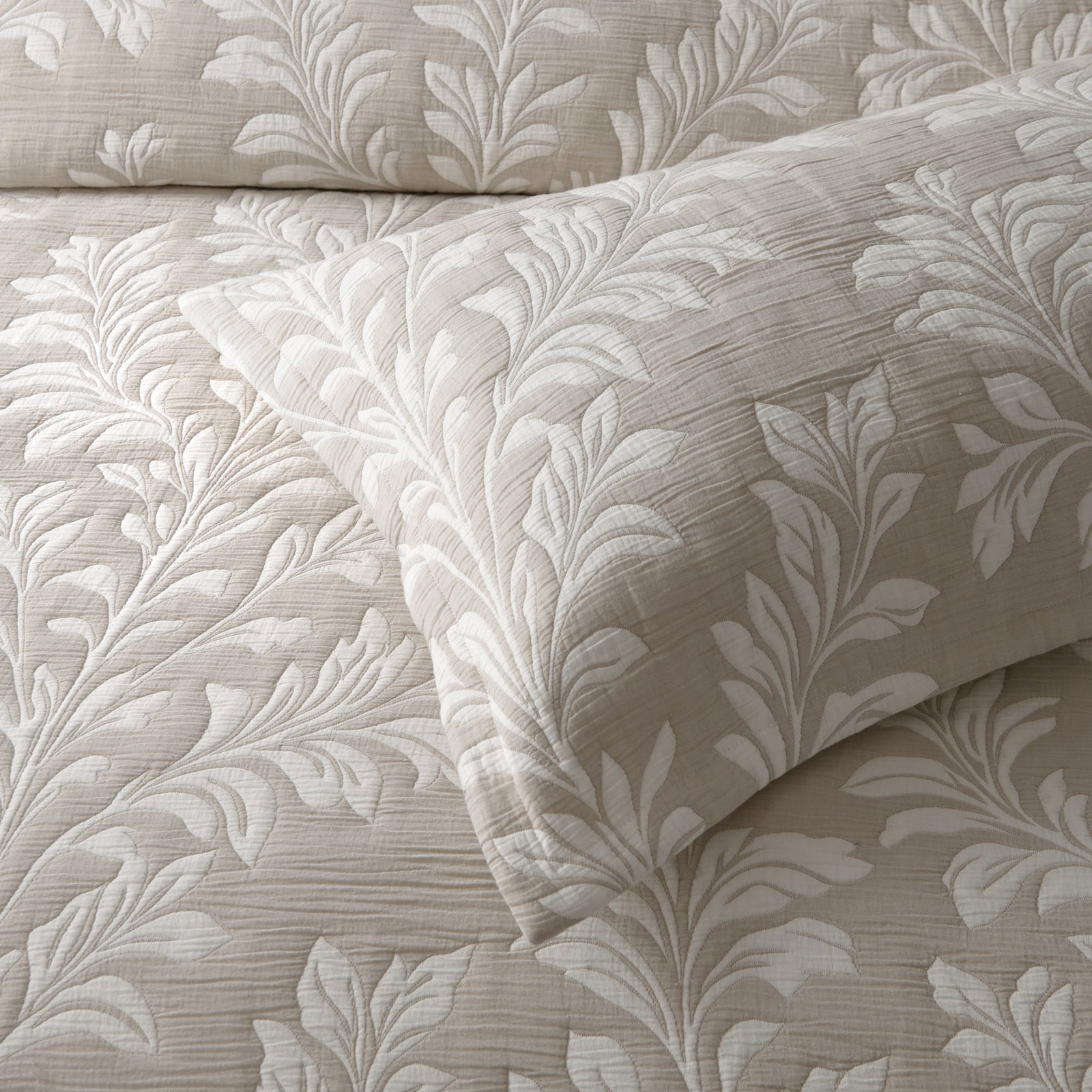 Liora Bedspread Set Stone