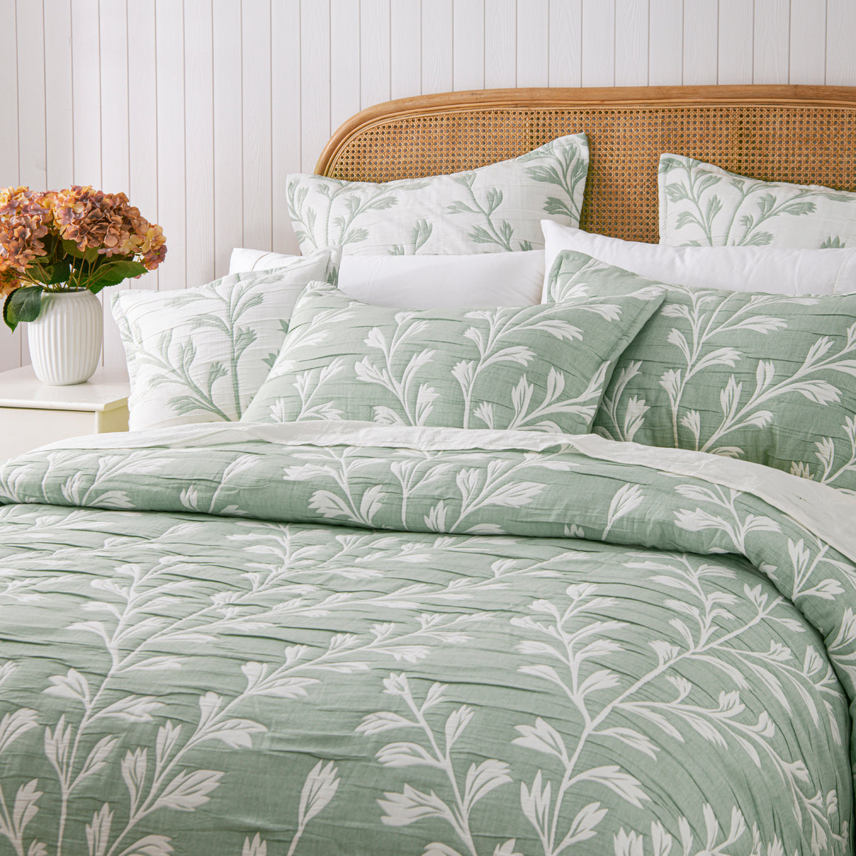Vionelle Reversible Bedspread Set Sage