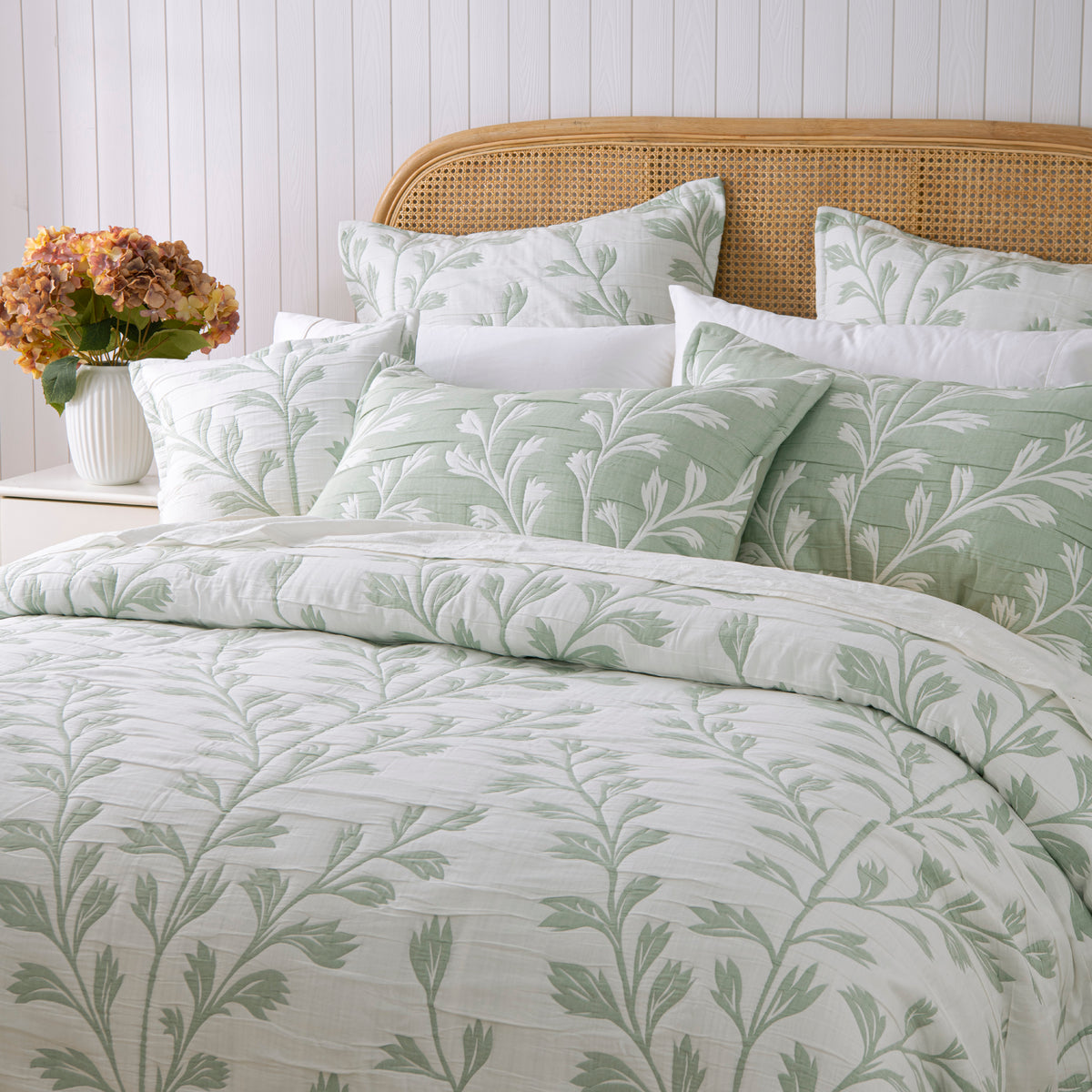 Vionelle Reversible Bedspread Set Sage