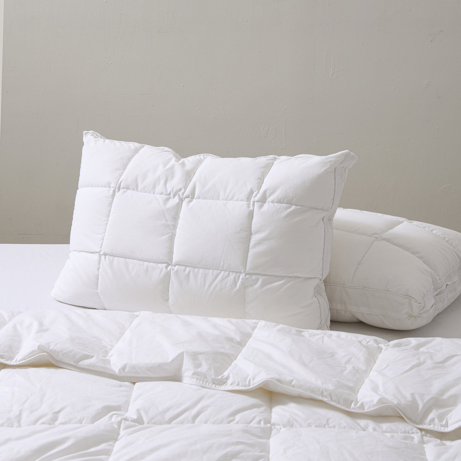 Relax Right Pure Microfibre  Pillow 3 in 1 Adjustable height 1150g