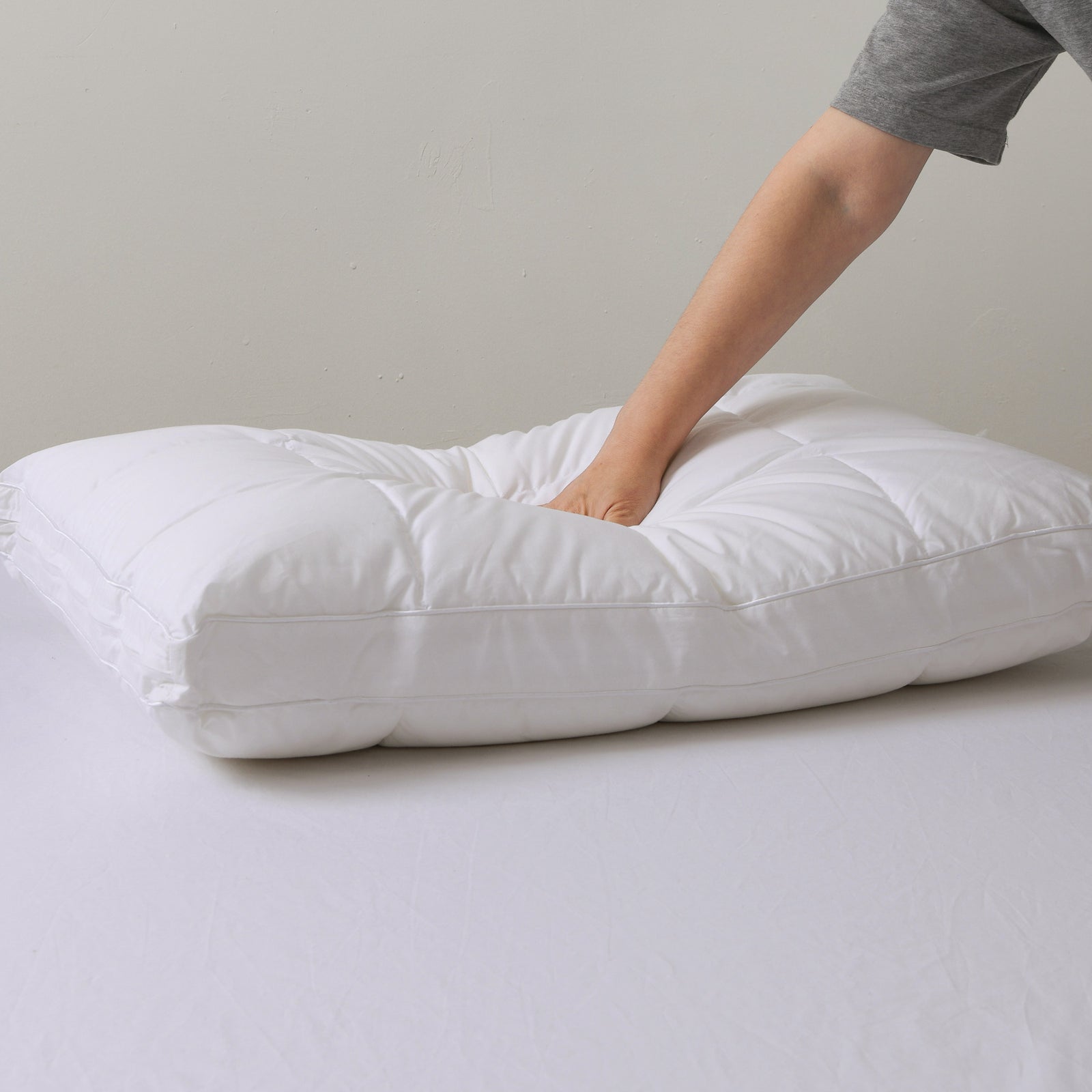 Relax Right Pure Microfibre  Pillow 3 in 1 Adjustable height 1150g