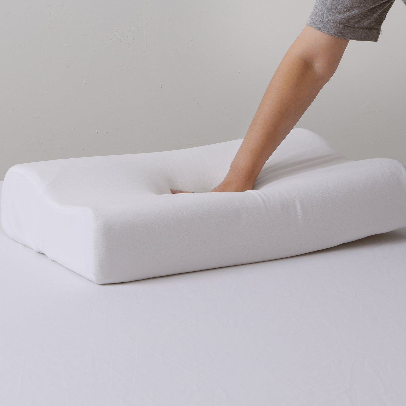 Deep Sleep Contour Profile Memory Foam Pillow