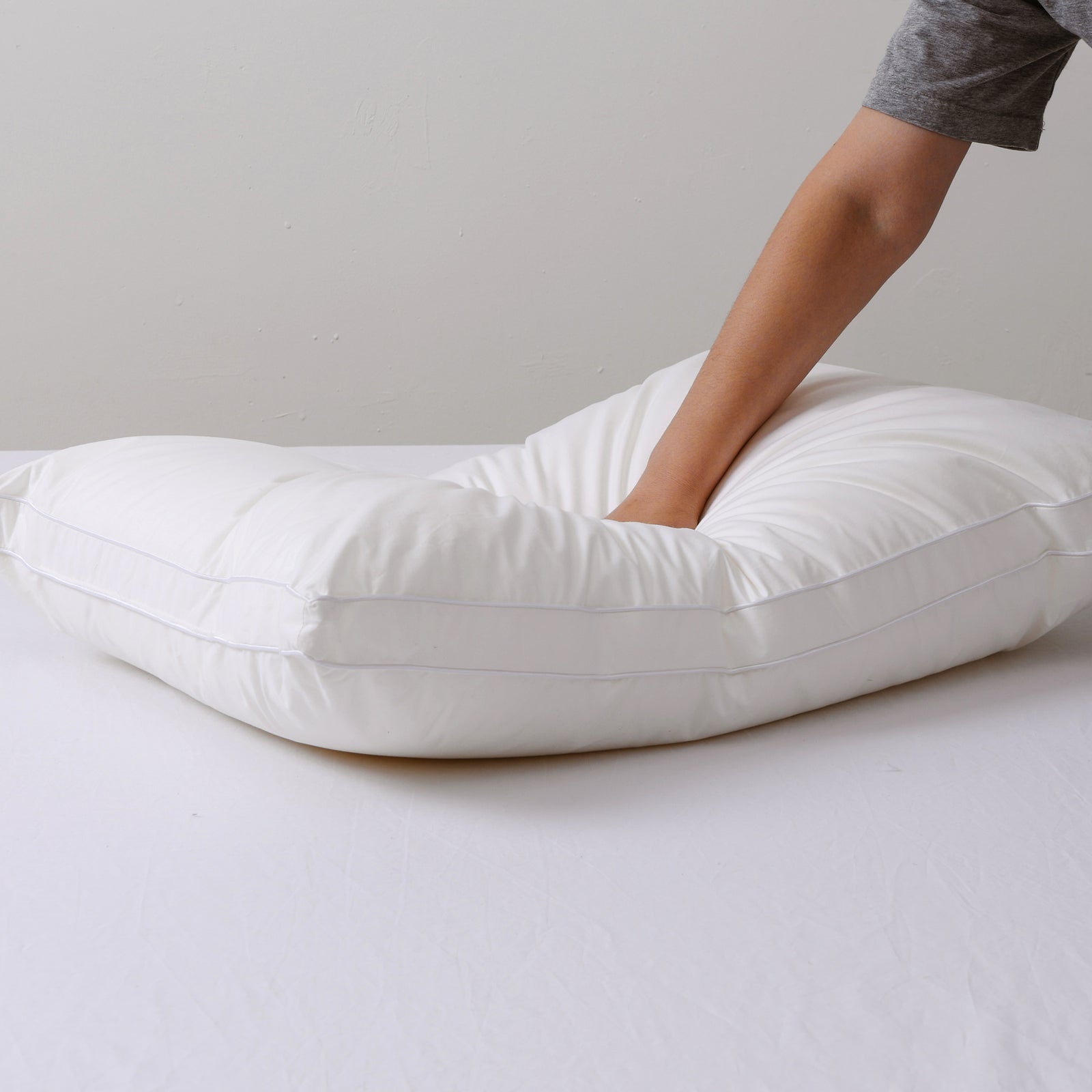 Relax Right Pure Microfibre Pillow Medium Profile 1000g