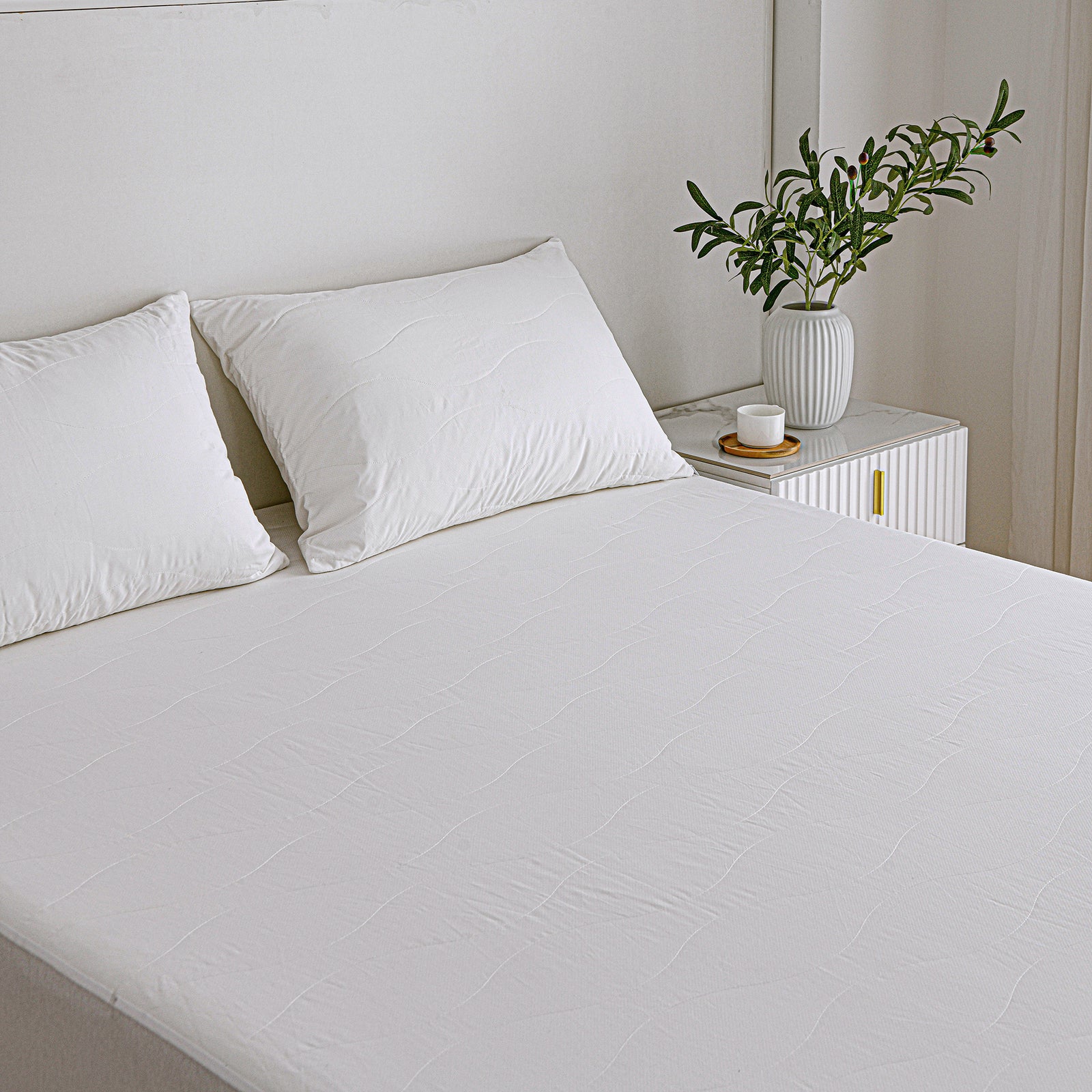 Cool Ease Phase Change Material (PCM) Cooling Technology Quilted Mattress Protector