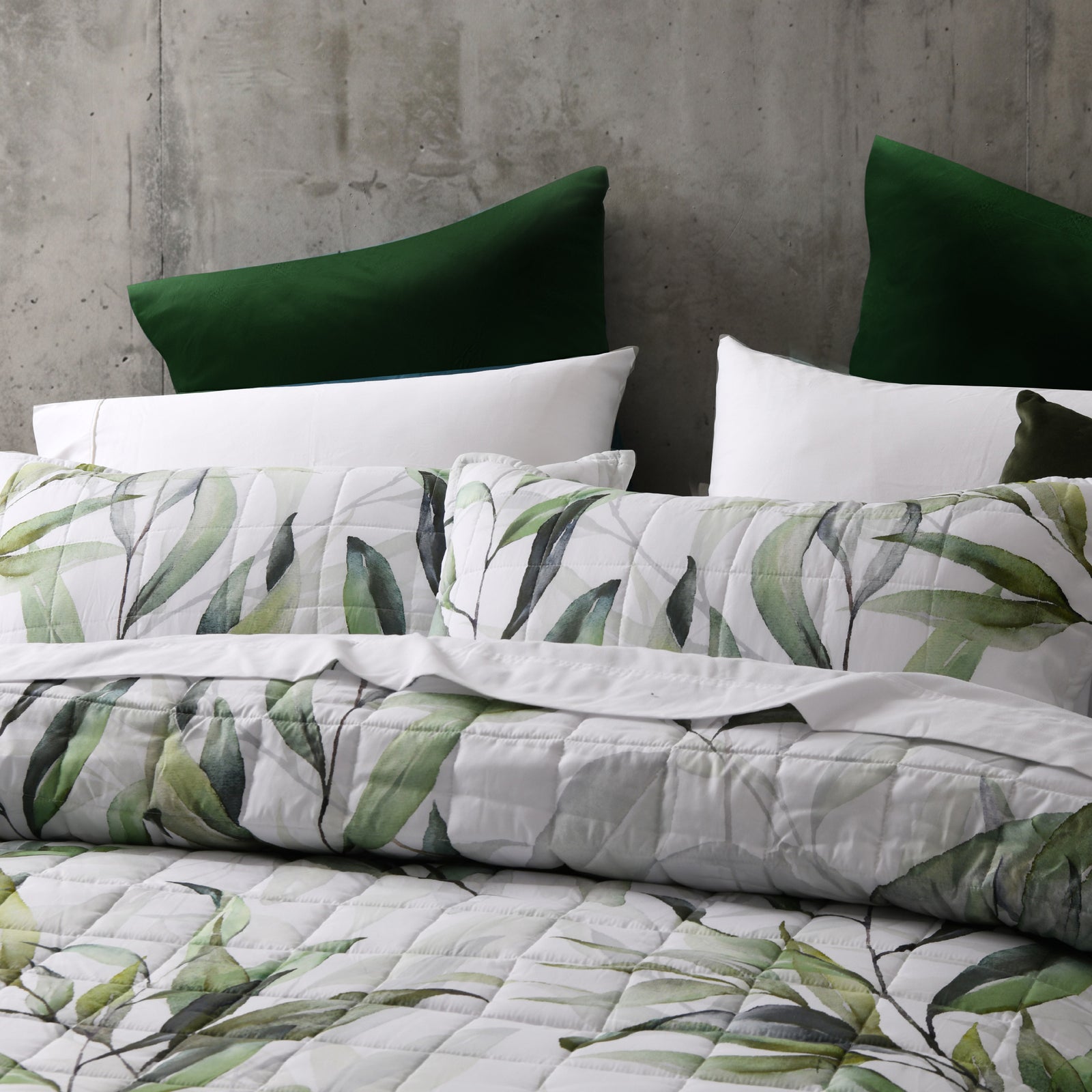 Linden Coverlet Set Forest Green