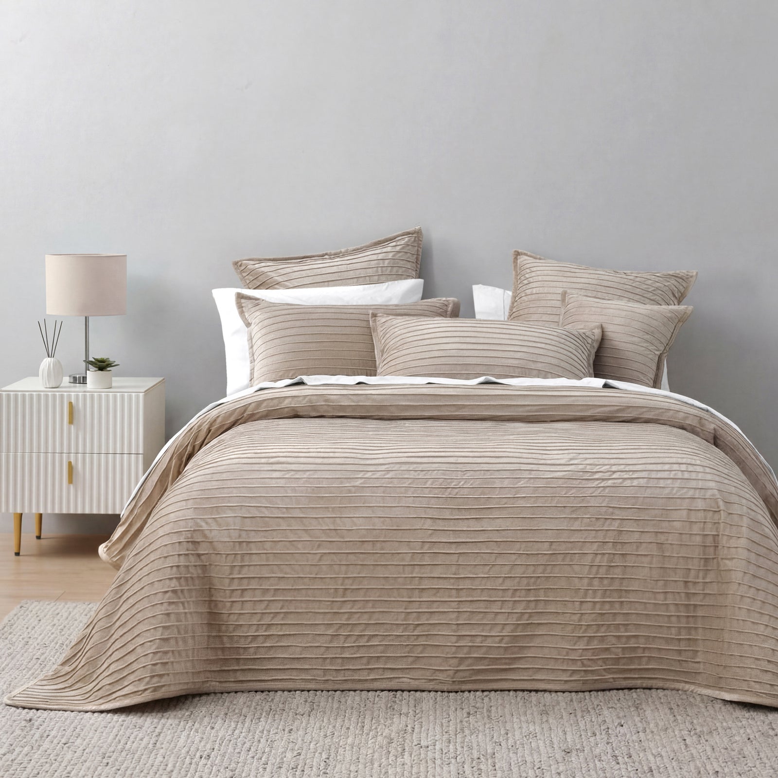 Saphira Coverlet Set Latte