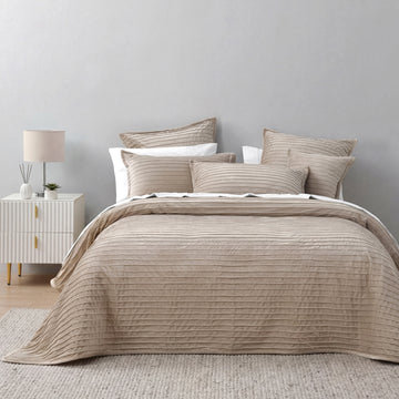 Saphira Coverlet Set Latte