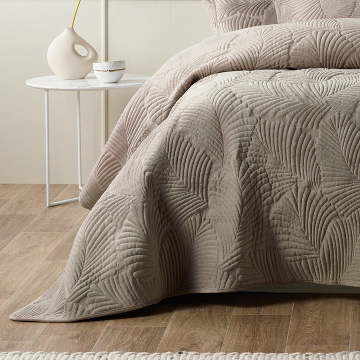 Kairo Coverlet Set Champagne